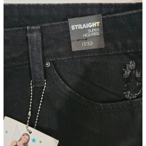 Simple Society Juniors ’s Super-High Rise Distressed Rhinestone Star Jeans Denim - Picture 5 of 10